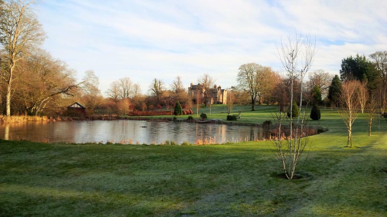 Hurlford Carnell Country Estate & Holiday Cottages In Ayrshire מראה חיצוני תמונה